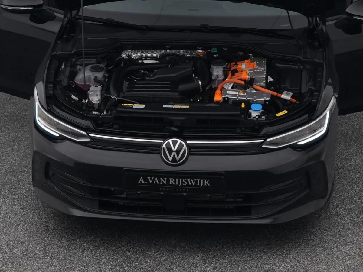 1.5 eHybrid Life Edition | CAMERA | ADAPTIVE | STOEL- EN STUURVERW.