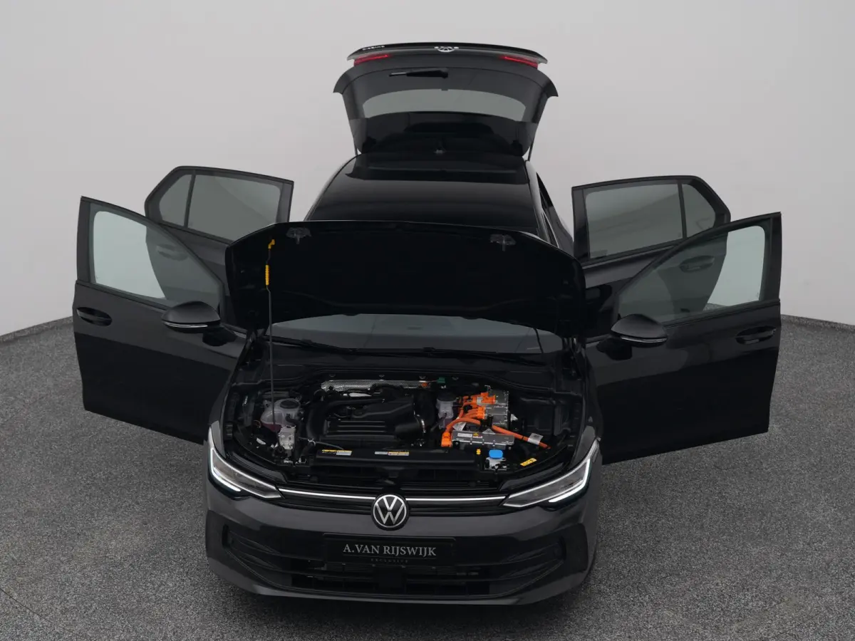 1.5 eHybrid Life Edition | CAMERA | ADAPTIVE | STOEL- EN STUURVERW.