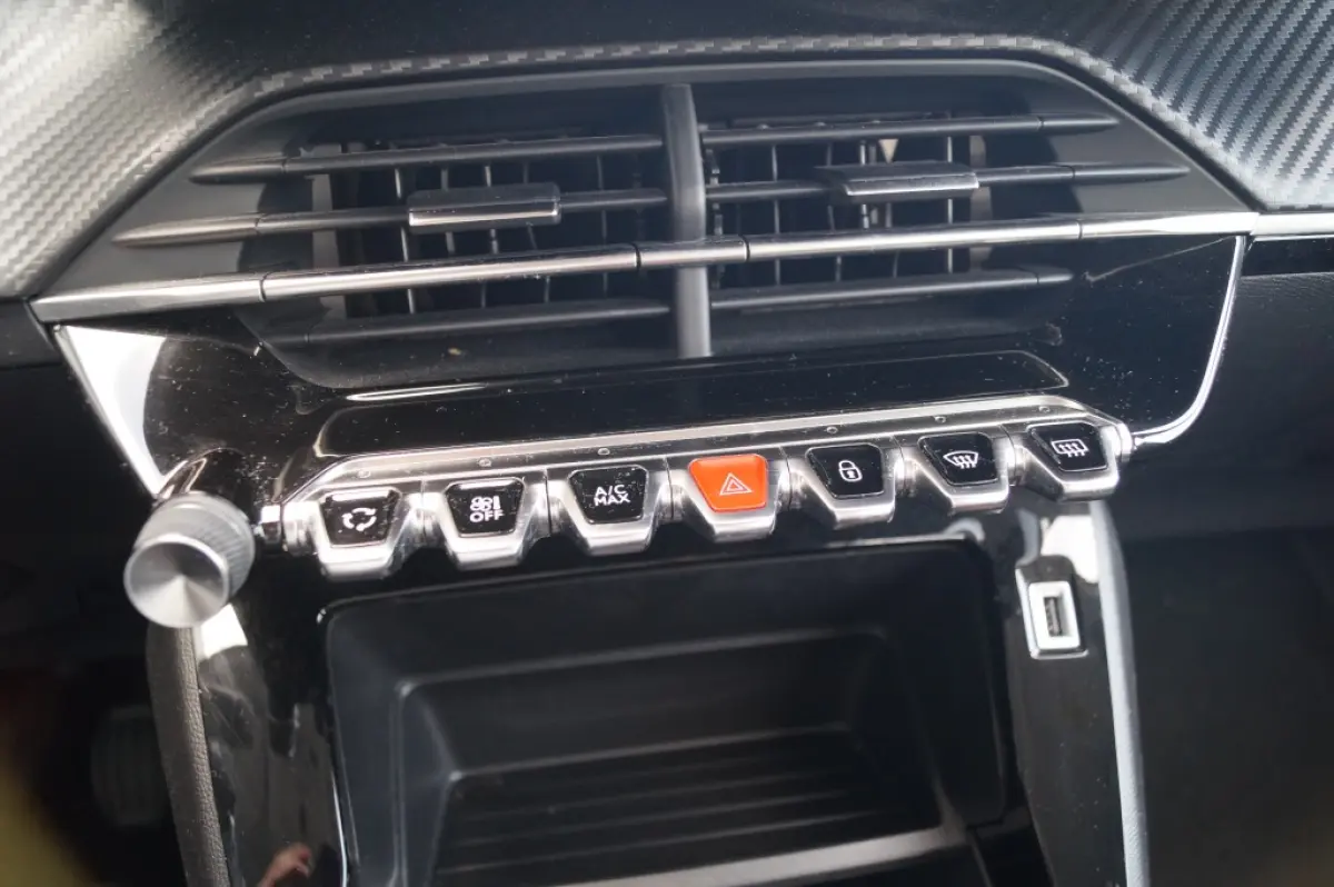 1.2 PureTech Active -CARPLAY-AIRCO-CRUISE-