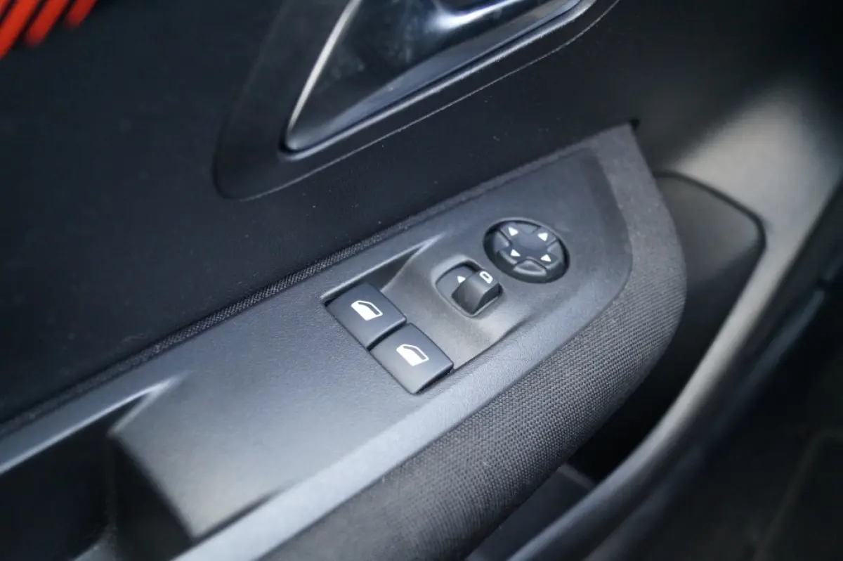 1.2 PureTech Active -CARPLAY-AIRCO-CRUISE-