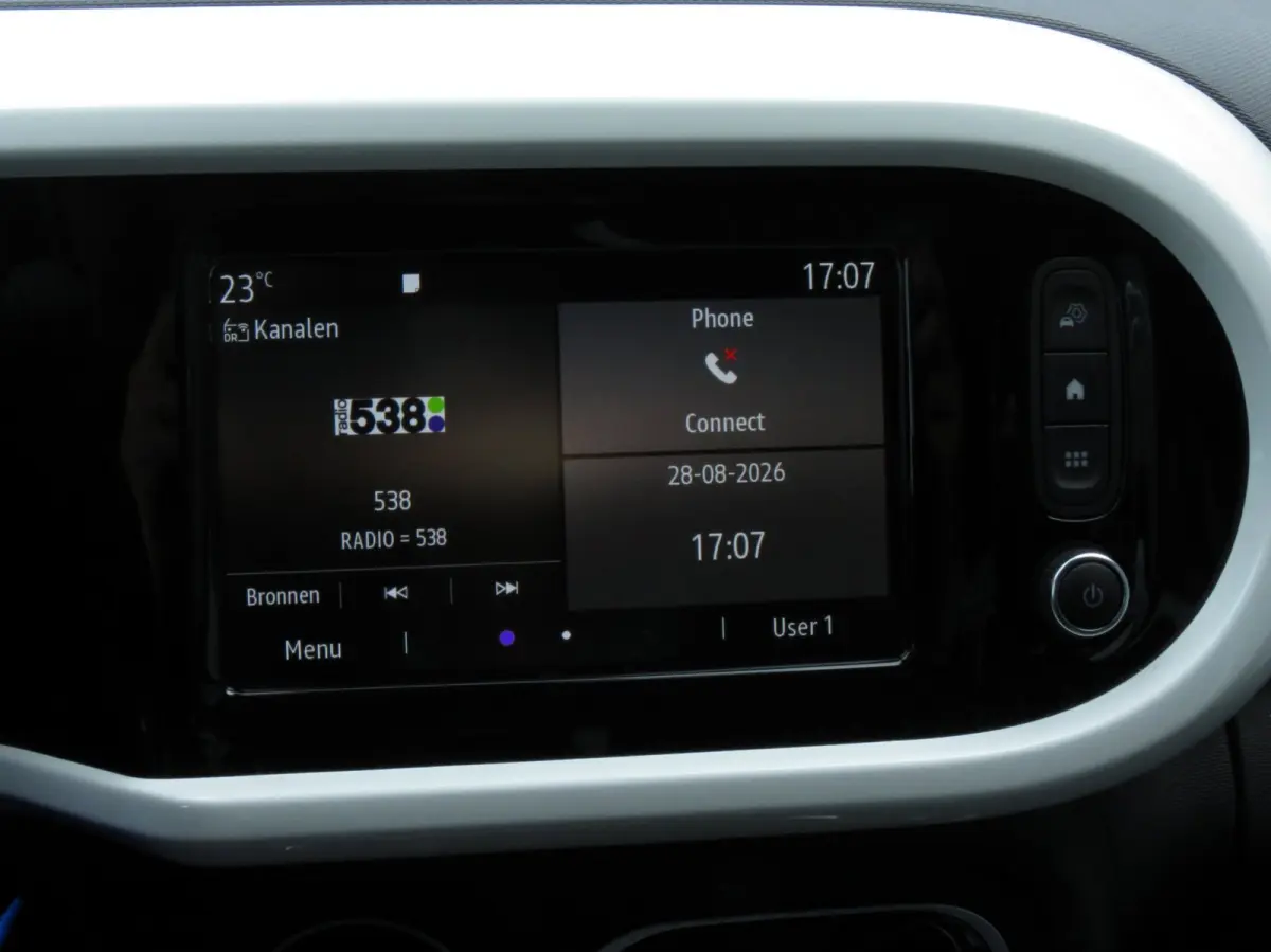 1.0 SCe Intens | NIEUWE TYPE | LEDER | GROOT SCHERM | CARPLAY | CRUISE CONTROL | LICHTMETALEN VELGEN | PDC | DAB+ |