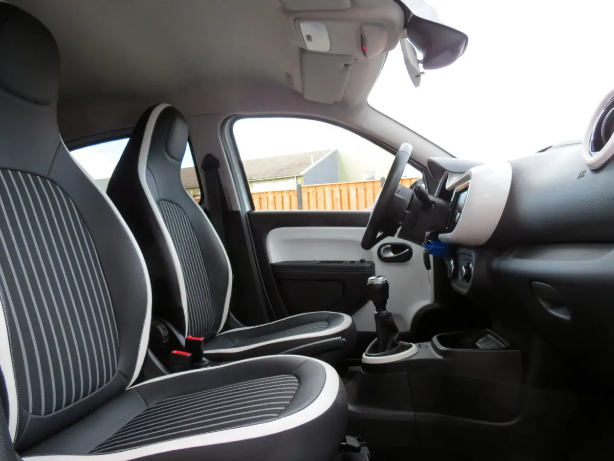 1.0 SCe Intens | NIEUWE TYPE | LEDER | GROOT SCHERM | CARPLAY | CRUISE CONTROL | LICHTMETALEN VELGEN | PDC | DAB+ |
