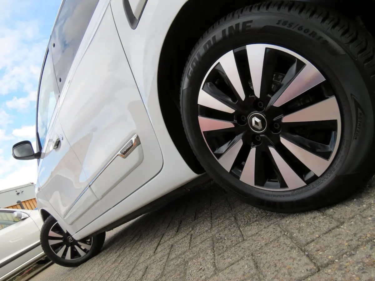1.0 SCe Intens | NIEUWE TYPE | LEDER | GROOT SCHERM | CARPLAY | CRUISE CONTROL | LICHTMETALEN VELGEN | PDC | DAB+ |