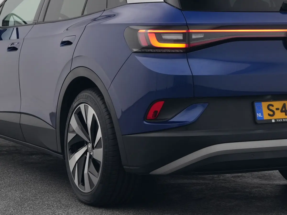 First 77 kWh | CAMERA | ADAPTIVE | STOEL- EN STUURVERW.