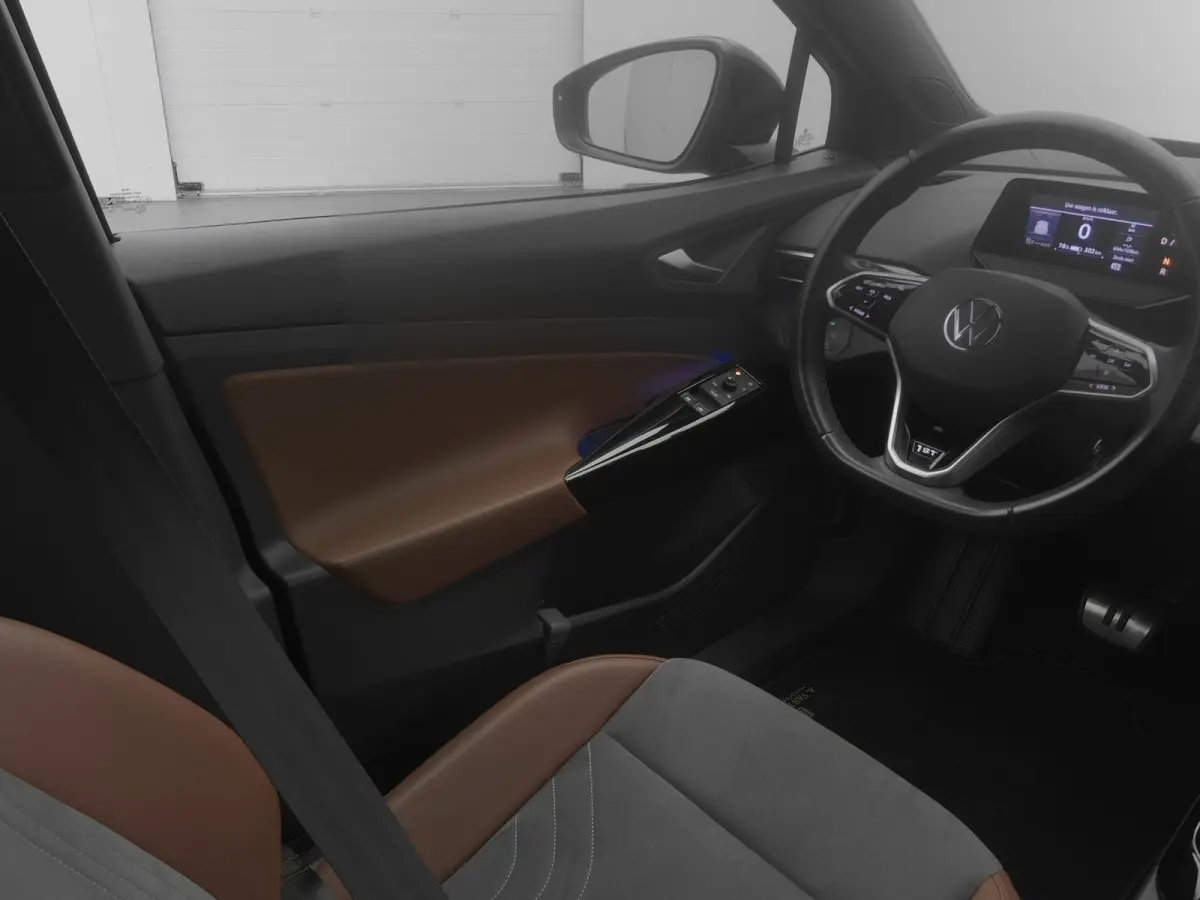 First 77 kWh | CAMERA | ADAPTIVE | STOEL- EN STUURVERW.