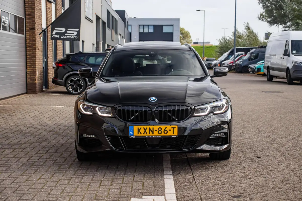 330e M-Sport, Pano, Leder, Laser