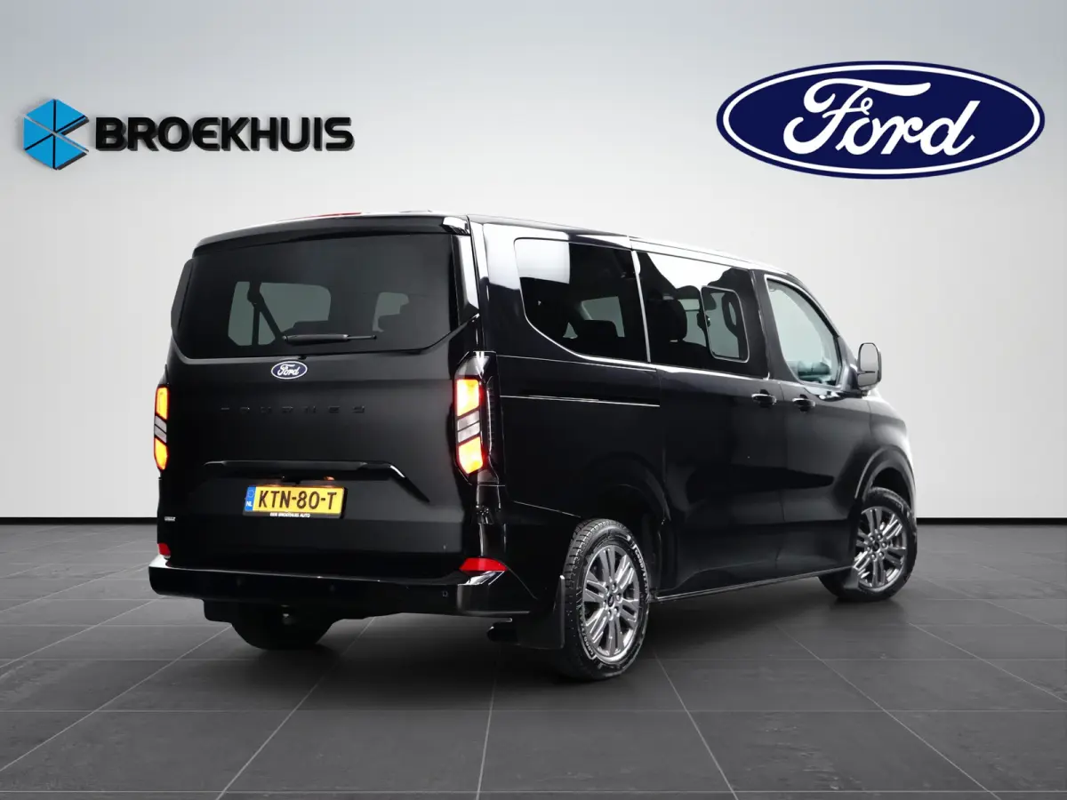 Tourneo 340 2.5 PHEV 233pk L1H1 Titanium | Elekt. Trekhaak | Winterpack | 4 jaar / 100.000km Garantie