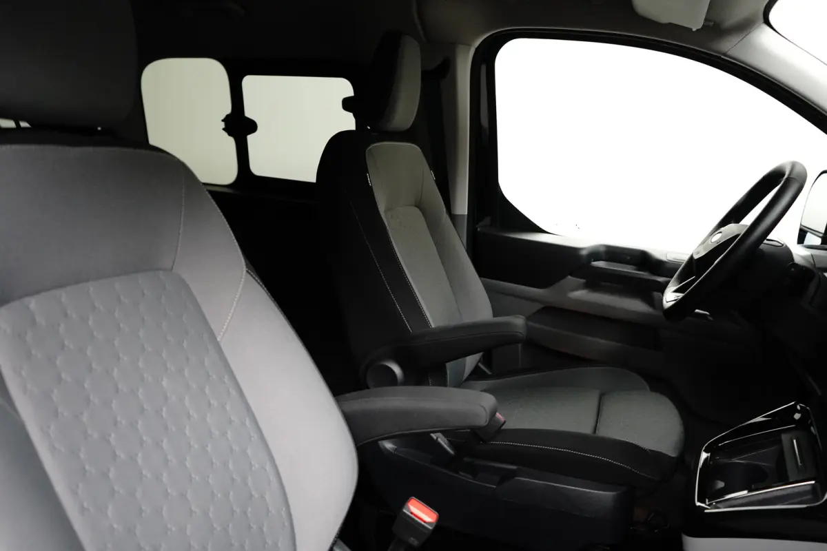 Tourneo 340 2.5 PHEV 233pk L1H1 Titanium | Elekt. Trekhaak | Winterpack | 4 jaar / 100.000km Garantie