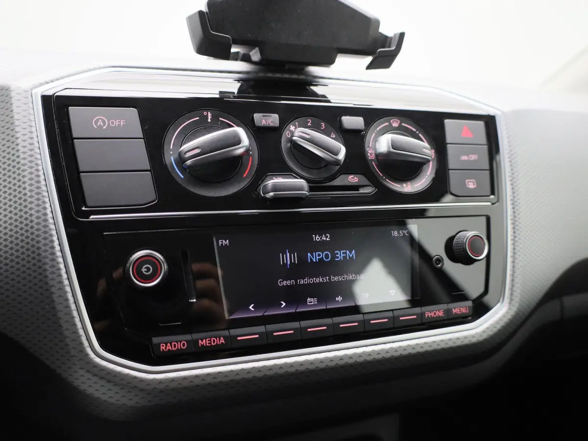 Up! 1.0 65 PK | Camera | Cruise Control | Parkeersensoren | Airco | Automatische dimlichten | Lichtmetalen velgen |