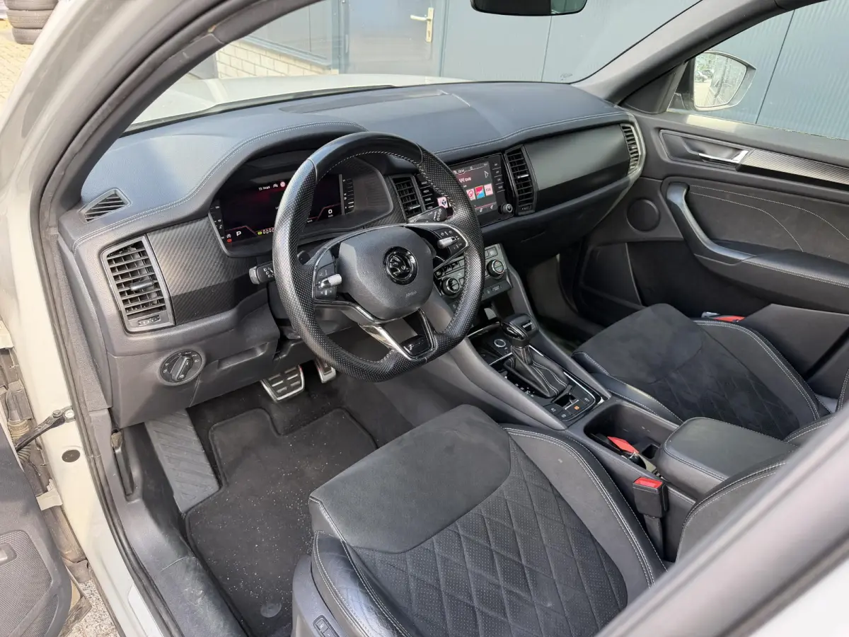 1.5 TSI Sportline Business 7p. 19"/Trekhaak/Camera/PDC v+a/Stoelverwarming + memory/Elektrische klep/Keyless/Adaptieve cruise/Apple Carplay & Android Auto