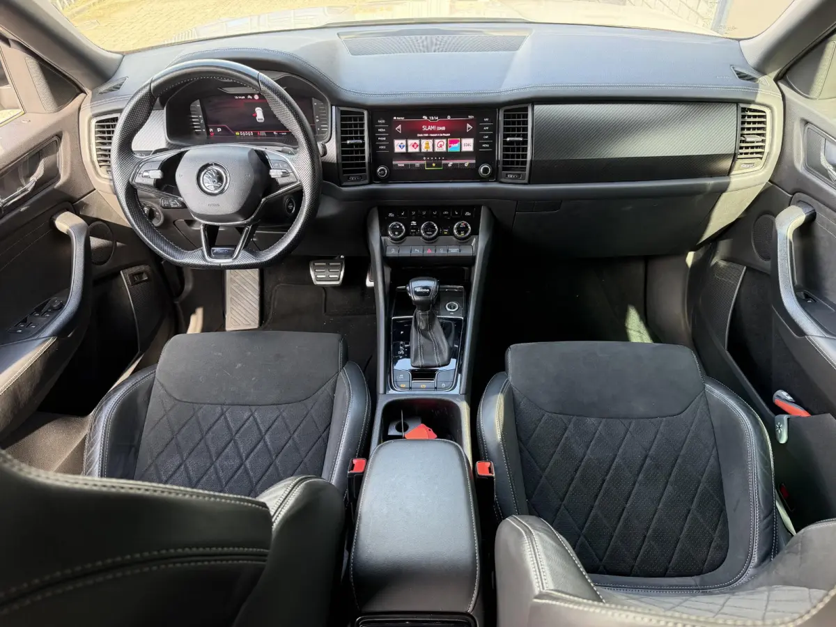 1.5 TSI Sportline Business 7p. 19"/Trekhaak/Camera/PDC v+a/Stoelverwarming + memory/Elektrische klep/Keyless/Adaptieve cruise/Apple Carplay & Android Auto