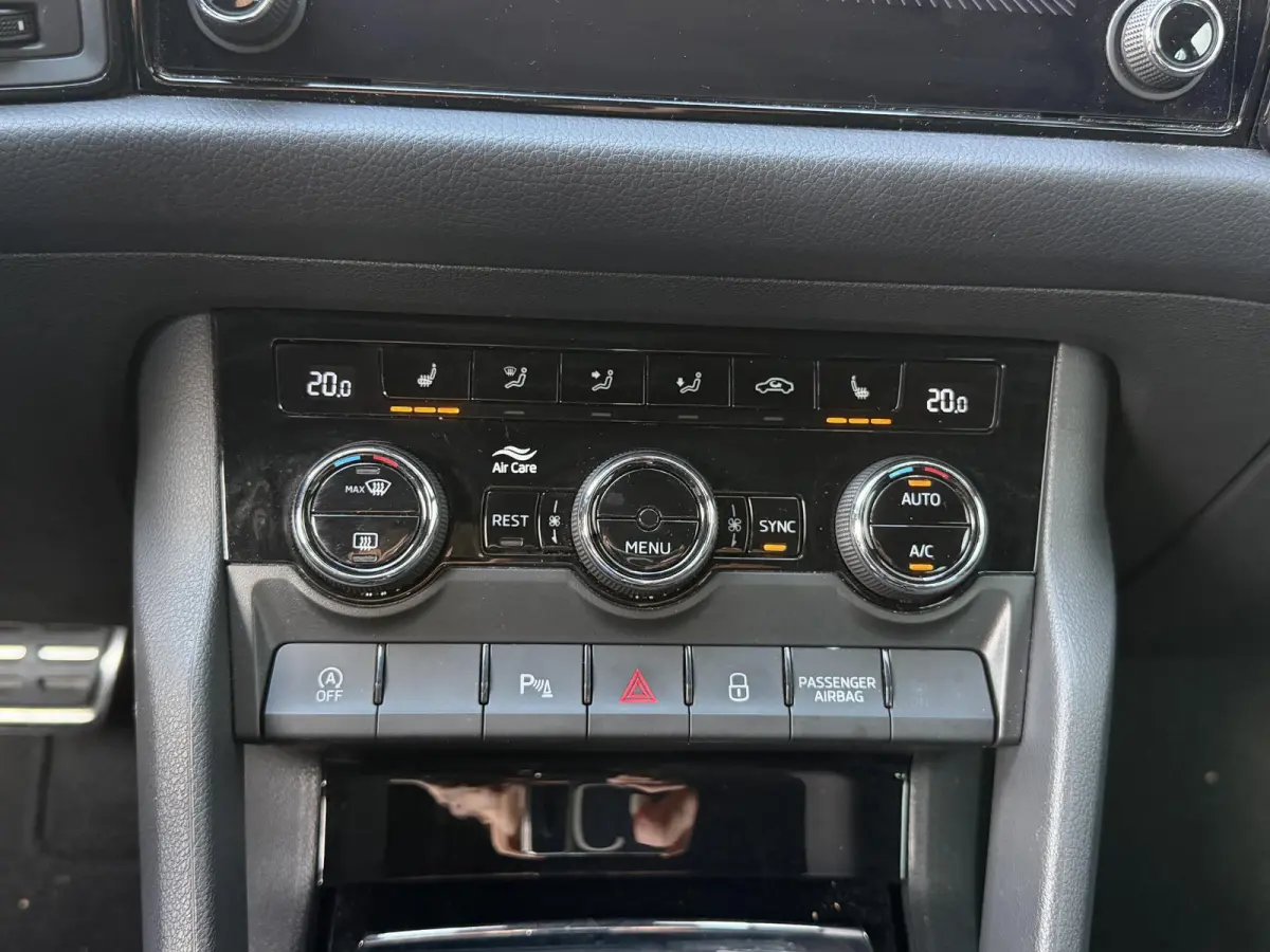 1.5 TSI Sportline Business 7p. 19"/Trekhaak/Camera/PDC v+a/Stoelverwarming + memory/Elektrische klep/Keyless/Adaptieve cruise/Apple Carplay & Android Auto