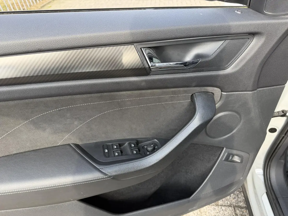 1.5 TSI Sportline Business 7p. 19"/Trekhaak/Camera/PDC v+a/Stoelverwarming + memory/Elektrische klep/Keyless/Adaptieve cruise/Apple Carplay & Android Auto
