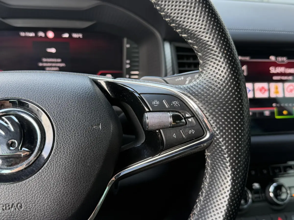 1.5 TSI Sportline Business 7p. 19"/Trekhaak/Camera/PDC v+a/Stoelverwarming + memory/Elektrische klep/Keyless/Adaptieve cruise/Apple Carplay & Android Auto