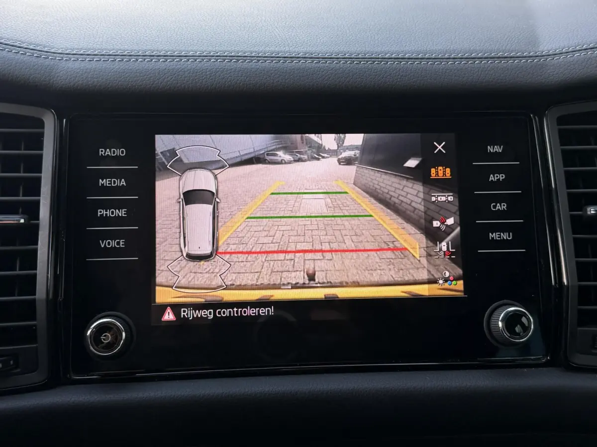 1.5 TSI Sportline Business 7p. 19"/Trekhaak/Camera/PDC v+a/Stoelverwarming + memory/Elektrische klep/Keyless/Adaptieve cruise/Apple Carplay & Android Auto