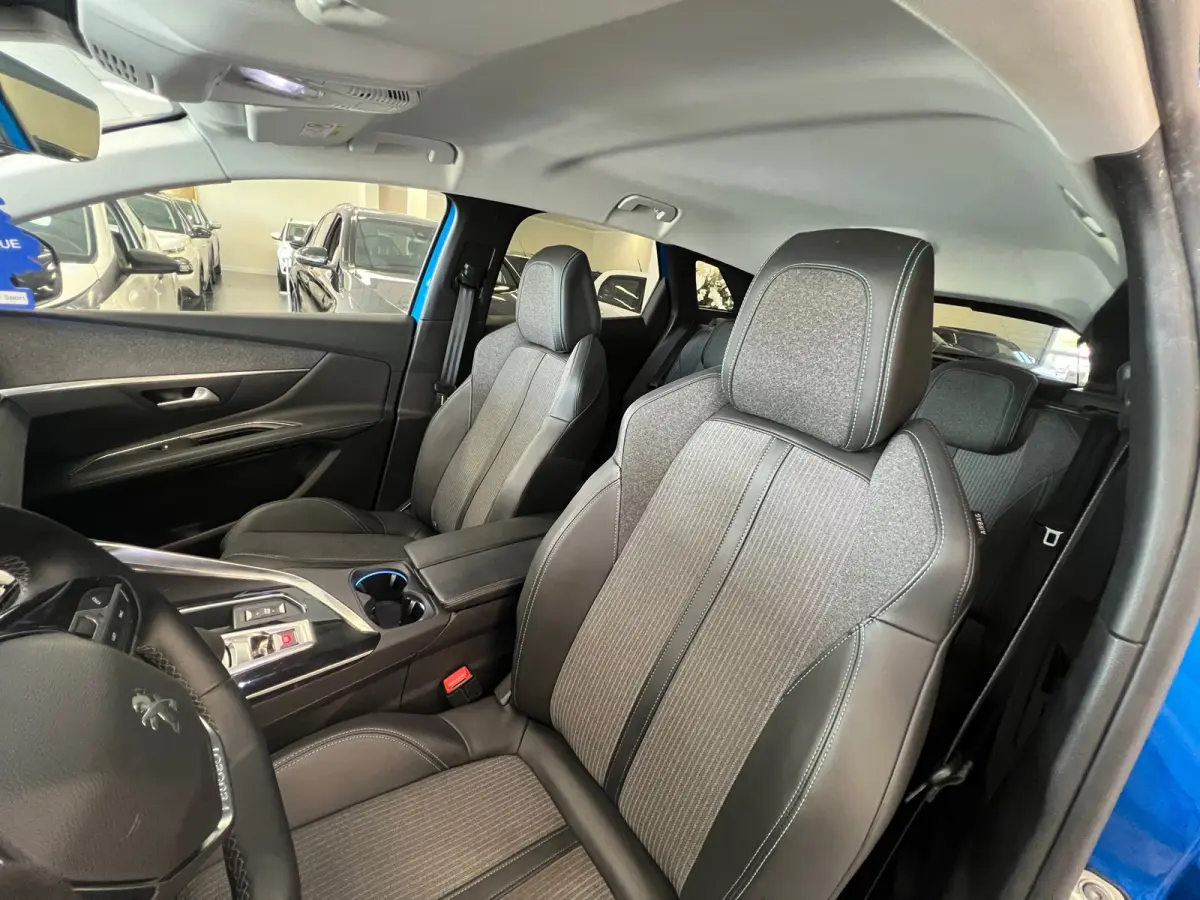 1.6 Plug-in Hybrid 225pk Blue Lease Allure Automaat – Adaptive cruise – Camera – Navigatie