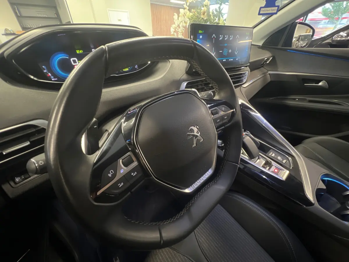 1.6 Plug-in Hybrid 225pk Blue Lease Allure Automaat – Adaptive cruise – Camera – Navigatie