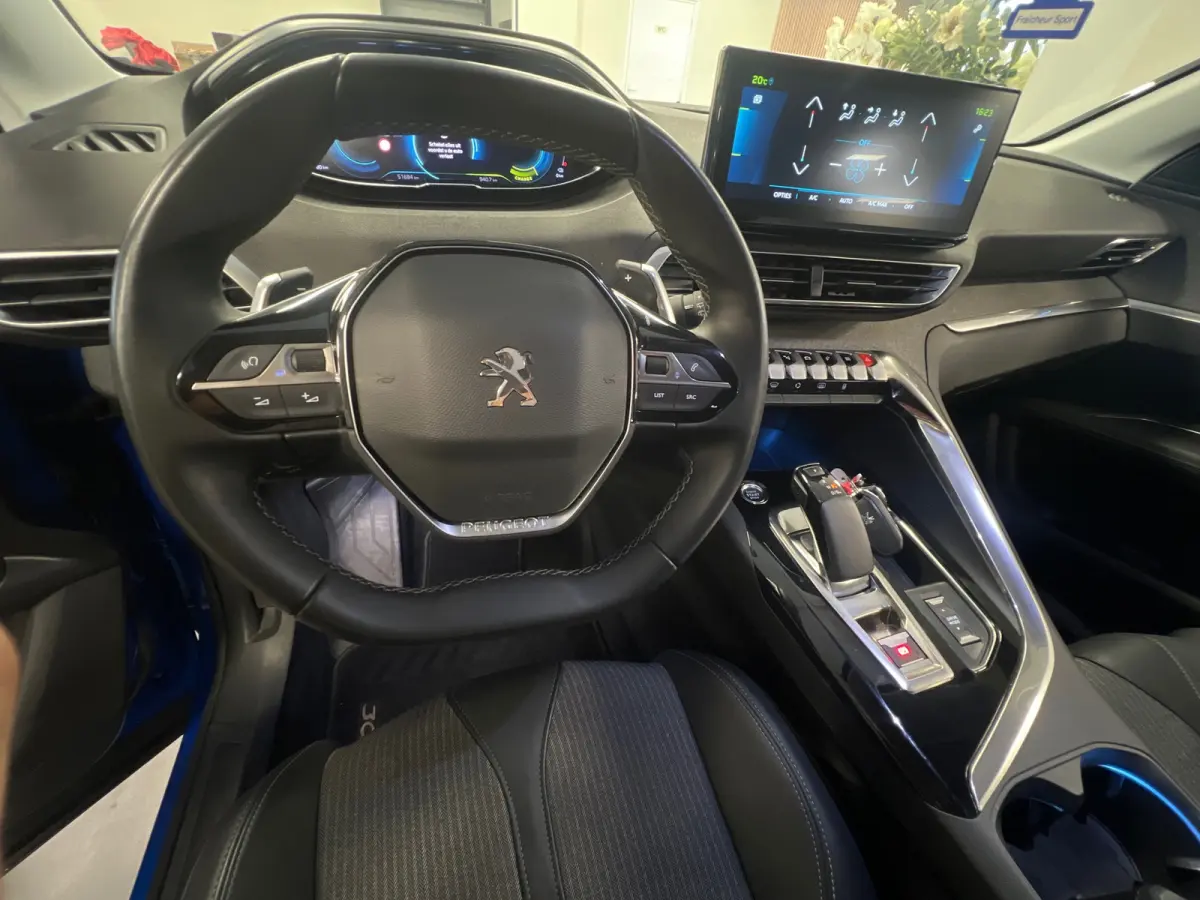 1.6 Plug-in Hybrid 225pk Blue Lease Allure Automaat – Adaptive cruise – Camera – Navigatie