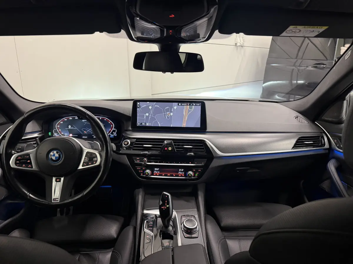 530e xDrive M-Sport BERNINAGRAU/PANO/HEAD-UP/H&K/LEER-SPORT/SOH 90%/MEMORY/ACC/SFEER/LED/DONKERE-HEMEL/19" M-SPORT/SHADOW-LINE/VOLLEDIG BMW DEALER HISTORIE