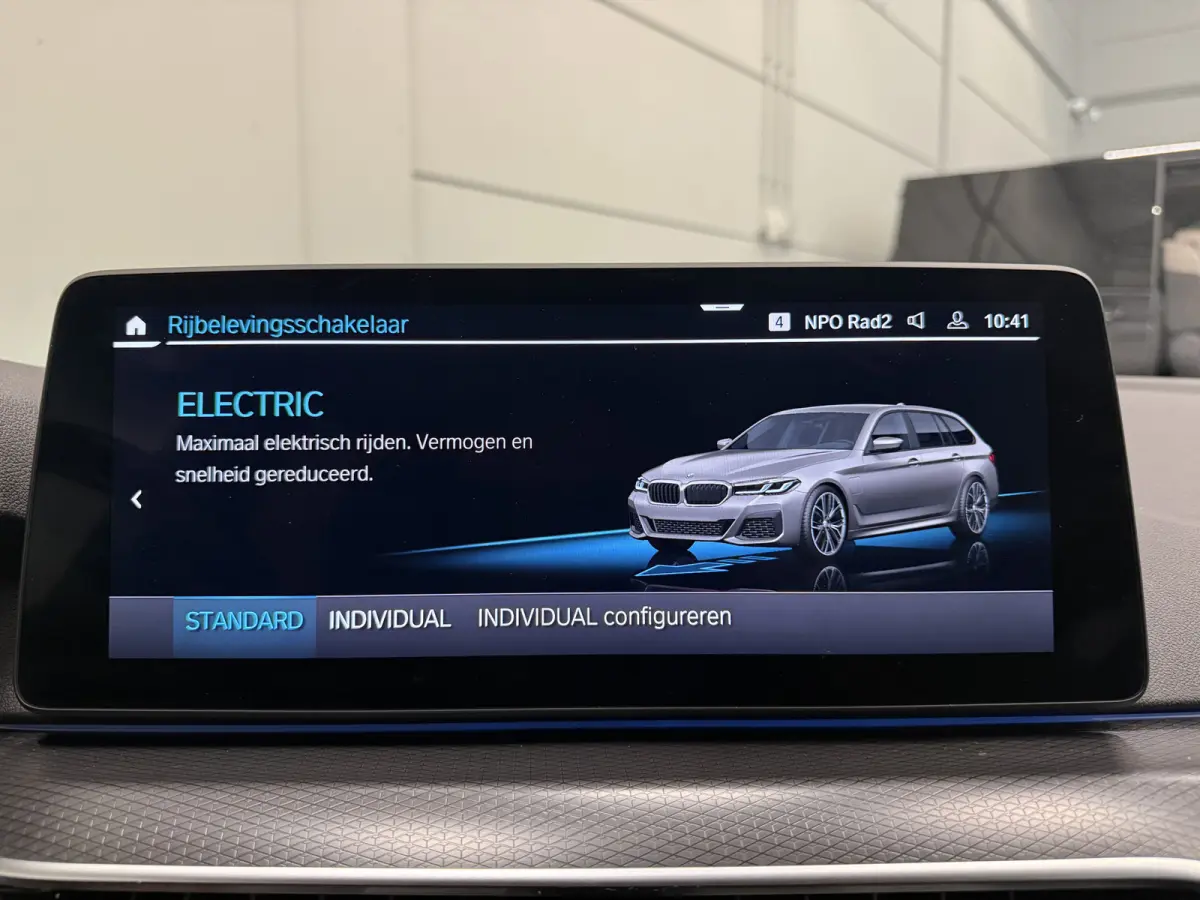 530e xDrive M-Sport BERNINAGRAU/PANO/HEAD-UP/H&K/LEER-SPORT/SOH 90%/MEMORY/ACC/SFEER/LED/DONKERE-HEMEL/19" M-SPORT/SHADOW-LINE/VOLLEDIG BMW DEALER HISTORIE