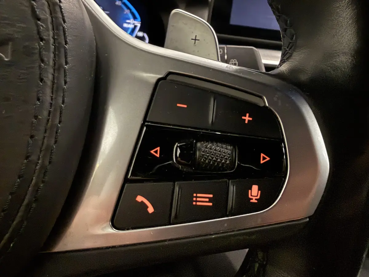 530e xDrive M-Sport BERNINAGRAU/PANO/HEAD-UP/H&K/LEER-SPORT/SOH 90%/MEMORY/ACC/SFEER/LED/DONKERE-HEMEL/19" M-SPORT/SHADOW-LINE/VOLLEDIG BMW DEALER HISTORIE