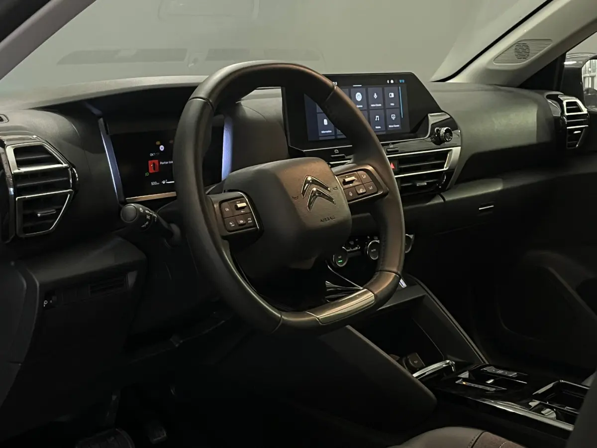1.2 Hybrid 136 Plus Camera | Navigatie | Carplay | Digitaal Dashboard | 18" Lichtmetaal | Cruise | Climate Control | LED | Achteruitrijcamera | Apple Carplay/Android Auto|telefoonintegratie 
