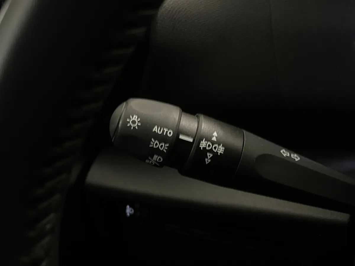 1.2 Hybrid 136 Plus Camera | Navigatie | Carplay | Digitaal Dashboard | 18" Lichtmetaal | Cruise | Climate Control | LED | Achteruitrijcamera | Apple Carplay/Android Auto|telefoonintegratie 