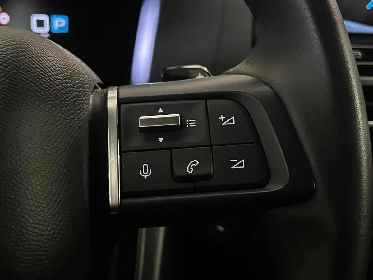 1.2 Hybrid 136 Plus Camera | Navigatie | Carplay | Digitaal Dashboard | 18" Lichtmetaal | Cruise | Climate Control | LED | Achteruitrijcamera | Apple Carplay/Android Auto|telefoonintegratie 