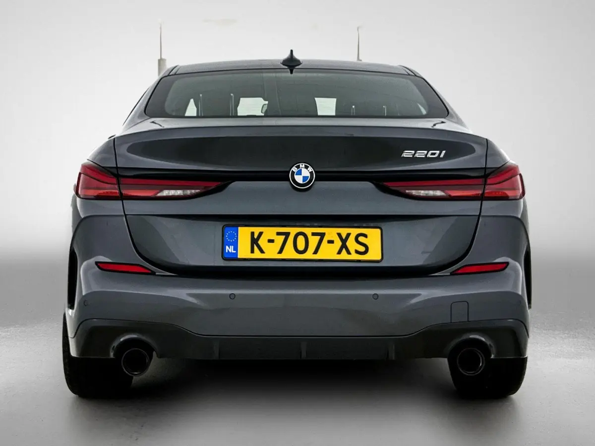 220i High Executive M-Sport | Automaat | LMV | Virtual cockpit | Half Leder | Navigatie | Sfeer verlichting| Parkeer sensoren | Apple carplay | Climate control | DAB | Cruise control