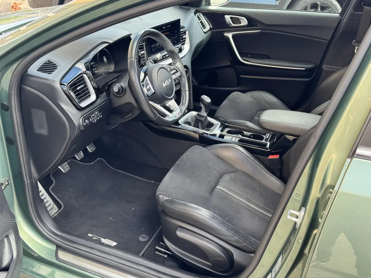 1.0 T-GDi GT-LINE PANODAK/HALF LEER/CAMERA/LED/NL-AUTO/1E EIG.