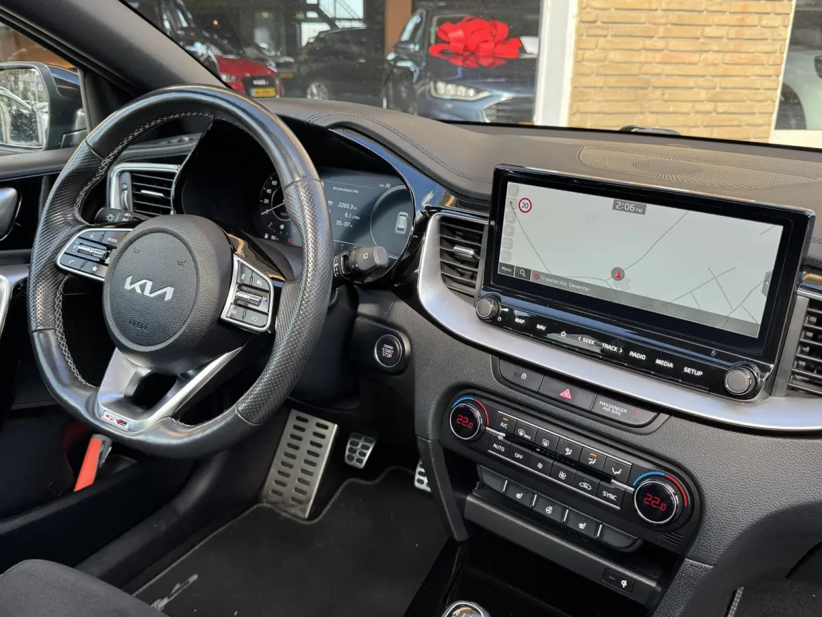 1.0 T-GDi GT-LINE PANODAK/HALF LEER/CAMERA/LED/NL-AUTO/1E EIG.