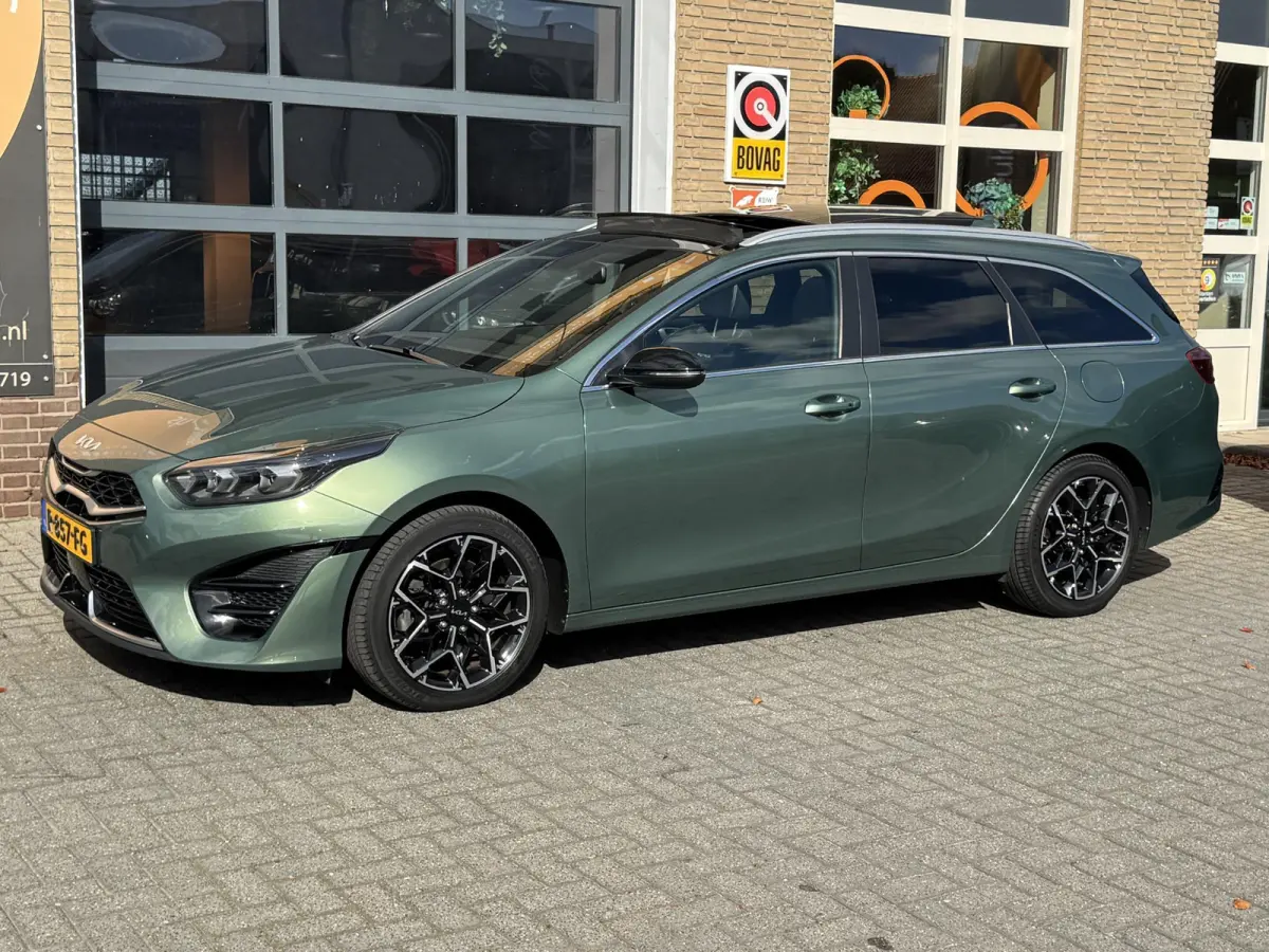 1.0 T-GDi GT-LINE PANODAK/HALF LEER/CAMERA/LED/NL-AUTO/1E EIG.