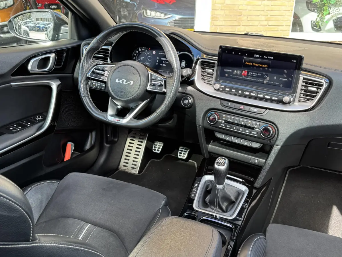 1.0 T-GDi GT-LINE PANODAK/HALF LEER/CAMERA/LED/NL-AUTO/1E EIG.