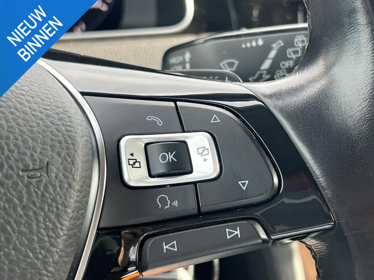 1.5 TSI Highline LED + Dynamic knipperl. achter | Virtual Cockpit | Navi & App-connect | ErgoActive stoel | Stoelverwarming | Camera | ParkAssist | Lane Assist | Blind Spot