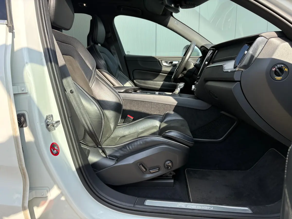2.0 T6 AWD Inscription | Stoelmemoryfunctie | Apple Carplay | Android Auto | Elektrisch schuif kanteldak | Stoelverwarming | Zitvlakverlenging |