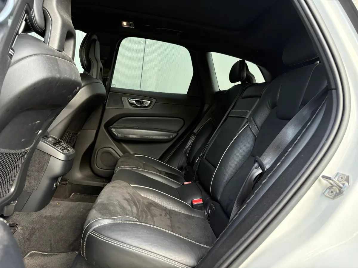 2.0 T6 AWD Inscription | Stoelmemoryfunctie | Apple Carplay | Android Auto | Elektrisch schuif kanteldak | Stoelverwarming | Zitvlakverlenging |