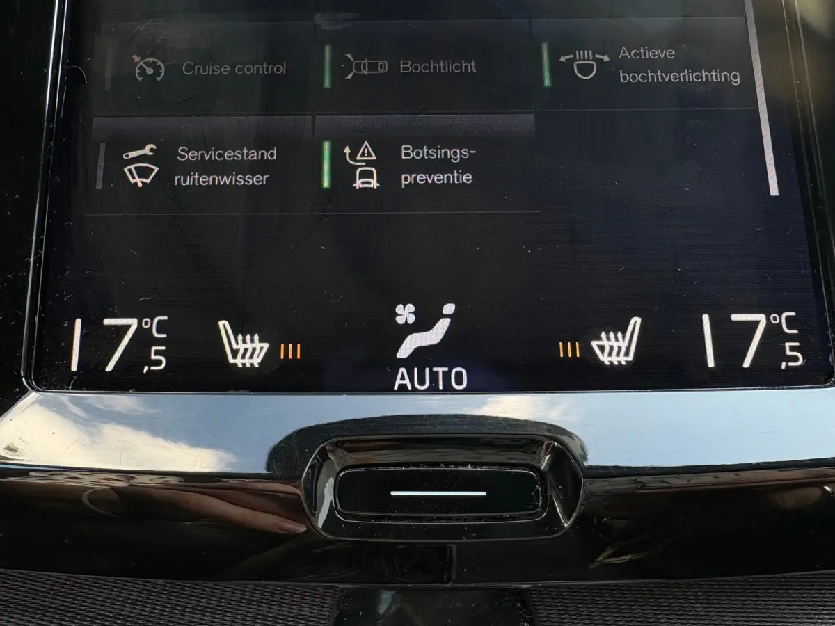 2.0 T6 AWD Inscription | Stoelmemoryfunctie | Apple Carplay | Android Auto | Elektrisch schuif kanteldak | Stoelverwarming | Zitvlakverlenging |