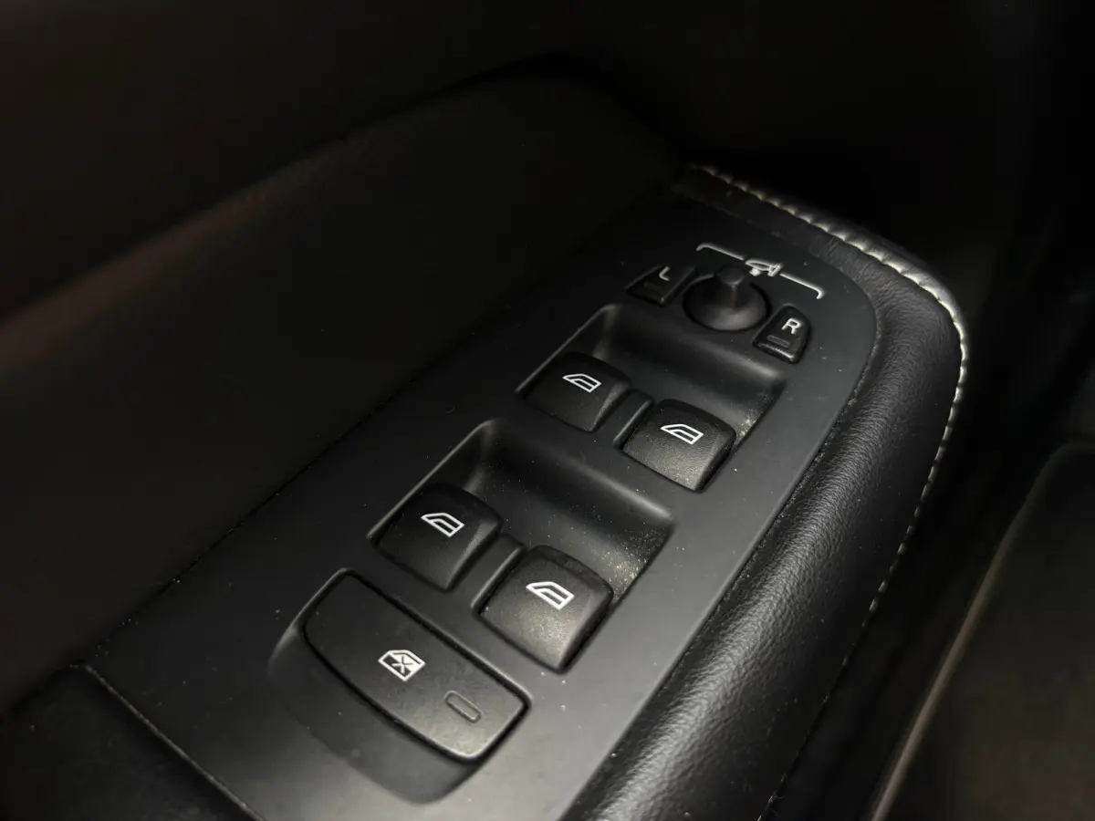 2.0 T6 AWD Inscription | Stoelmemoryfunctie | Apple Carplay | Android Auto | Elektrisch schuif kanteldak | Stoelverwarming | Zitvlakverlenging |