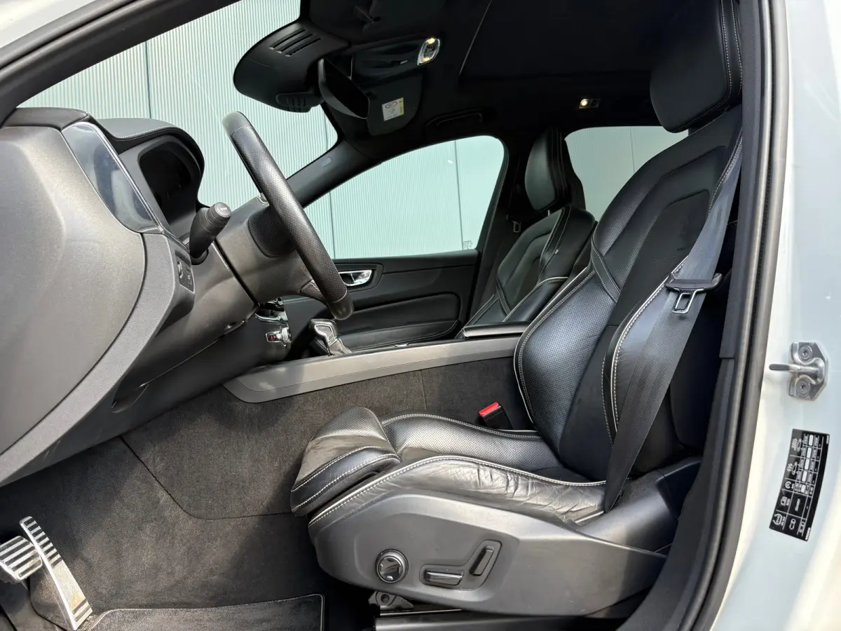 2.0 T6 AWD Inscription | Stoelmemoryfunctie | Apple Carplay | Android Auto | Elektrisch schuif kanteldak | Stoelverwarming | Zitvlakverlenging |