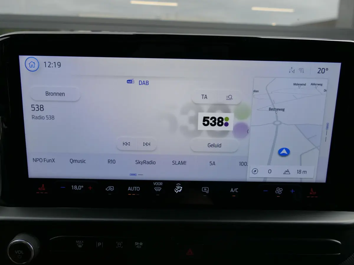300 2.0 TDCI L1H1 Limited | Apple-/Android Carplay | Stoelverwarming | Dodehoek detectie | ACC | BearLock | Climate control | 3 zits | Groot navigatiescherm | Lichtmetalen velgen