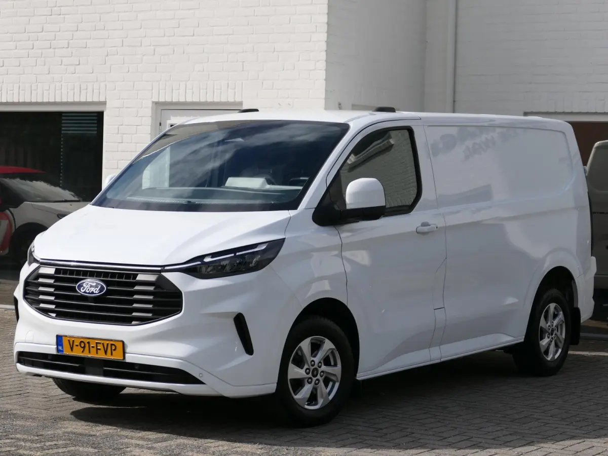 300 2.0 TDCI L1H1 Limited | Apple-/Android Carplay | Stoelverwarming | Dodehoek detectie | ACC | BearLock | Climate control | 3 zits | Groot navigatiescherm | Lichtmetalen velgen