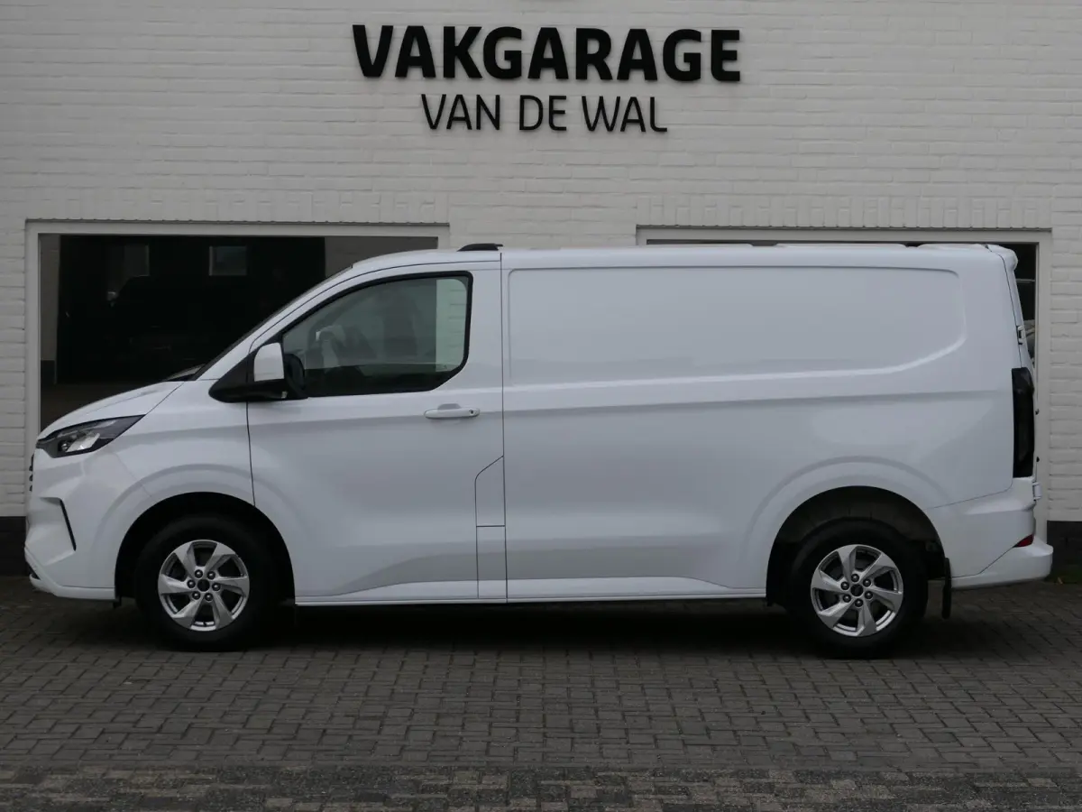 300 2.0 TDCI L1H1 Limited | Apple-/Android Carplay | Stoelverwarming | Dodehoek detectie | ACC | BearLock | Climate control | 3 zits | Groot navigatiescherm | Lichtmetalen velgen