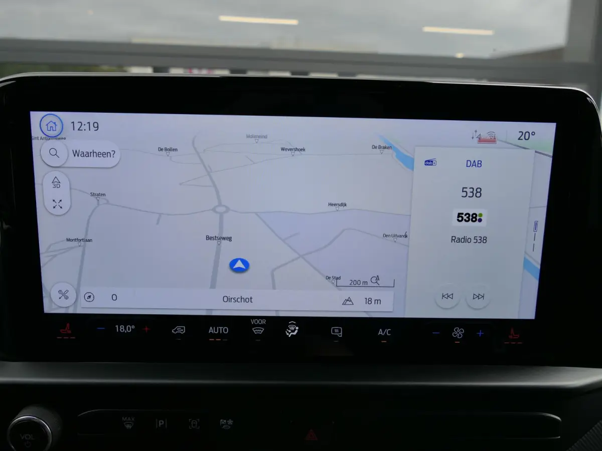 300 2.0 TDCI L1H1 Limited | Apple-/Android Carplay | Stoelverwarming | Dodehoek detectie | ACC | BearLock | Climate control | 3 zits | Groot navigatiescherm | Lichtmetalen velgen