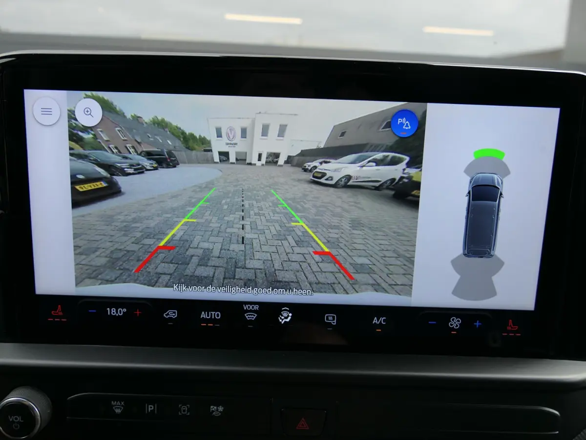 300 2.0 TDCI L1H1 Limited | Apple-/Android Carplay | Stoelverwarming | Dodehoek detectie | ACC | BearLock | Climate control | 3 zits | Groot navigatiescherm | Lichtmetalen velgen