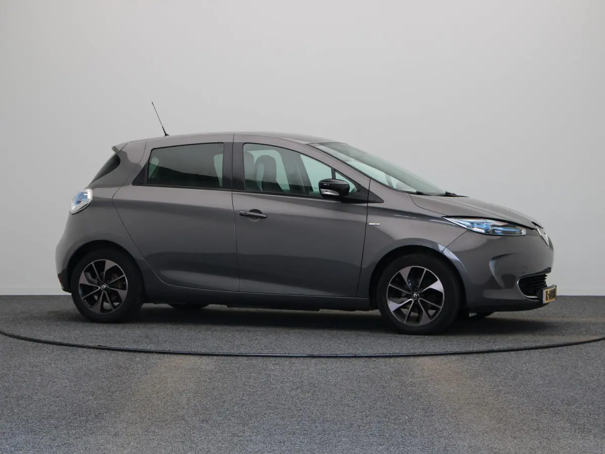 R110 Bose 41 kWh | Batterijkoop | 1e Eigenaar | Dealeronderhouden | Trekhaak | Bose geluidsysteem | Lederen interieur |