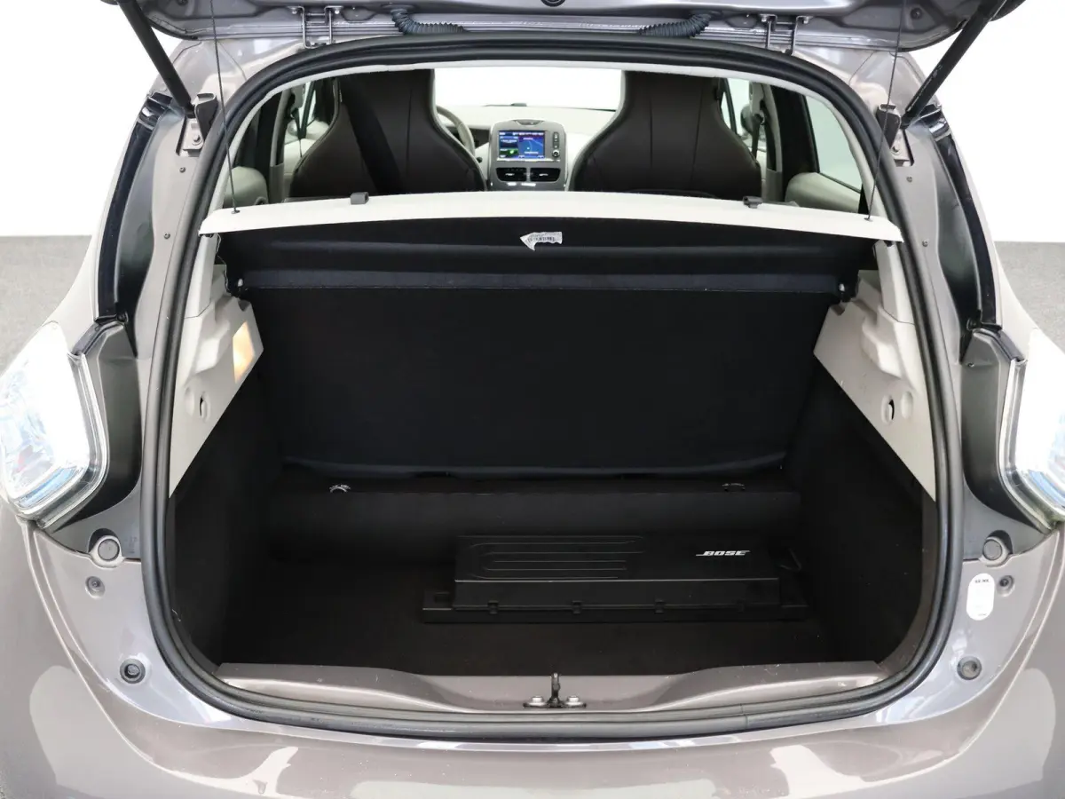 R110 Bose 41 kWh | Batterijkoop | 1e Eigenaar | Dealeronderhouden | Trekhaak | Bose geluidsysteem | Lederen interieur |