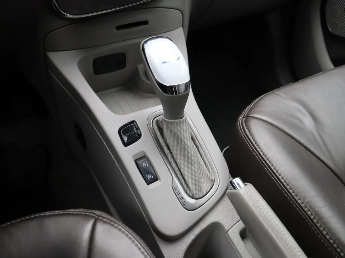 R110 Bose 41 kWh | Batterijkoop | 1e Eigenaar | Dealeronderhouden | Trekhaak | Bose geluidsysteem | Lederen interieur |