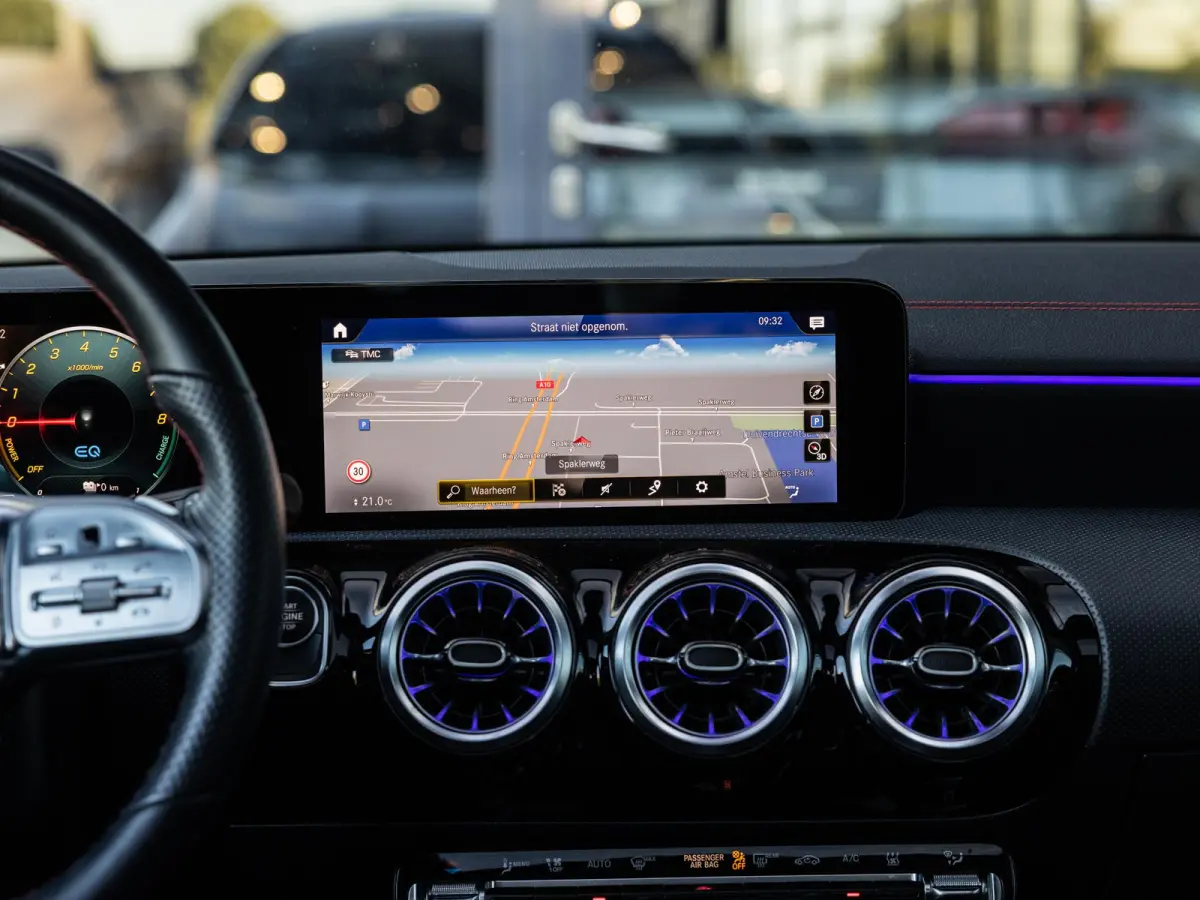 250 e AMG Line | PANORAMADAK | STOELVERWARMING | ACHTERUITRIJCAMERA | SFEERVERLICHTING | APPLE CARPLAY | NIGHT PAKKET | 18 INCH |