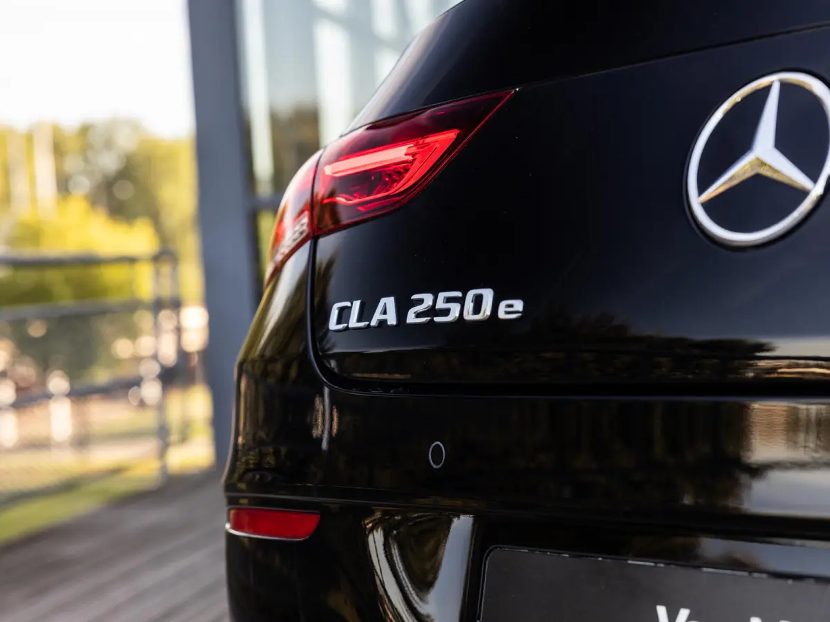 250 e AMG Line | PANORAMADAK | STOELVERWARMING | ACHTERUITRIJCAMERA | SFEERVERLICHTING | APPLE CARPLAY | NIGHT PAKKET | 18 INCH |