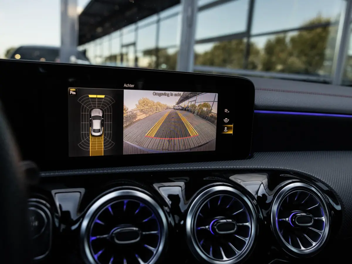 250 e AMG Line | PANORAMADAK | STOELVERWARMING | ACHTERUITRIJCAMERA | SFEERVERLICHTING | APPLE CARPLAY | NIGHT PAKKET | 18 INCH |